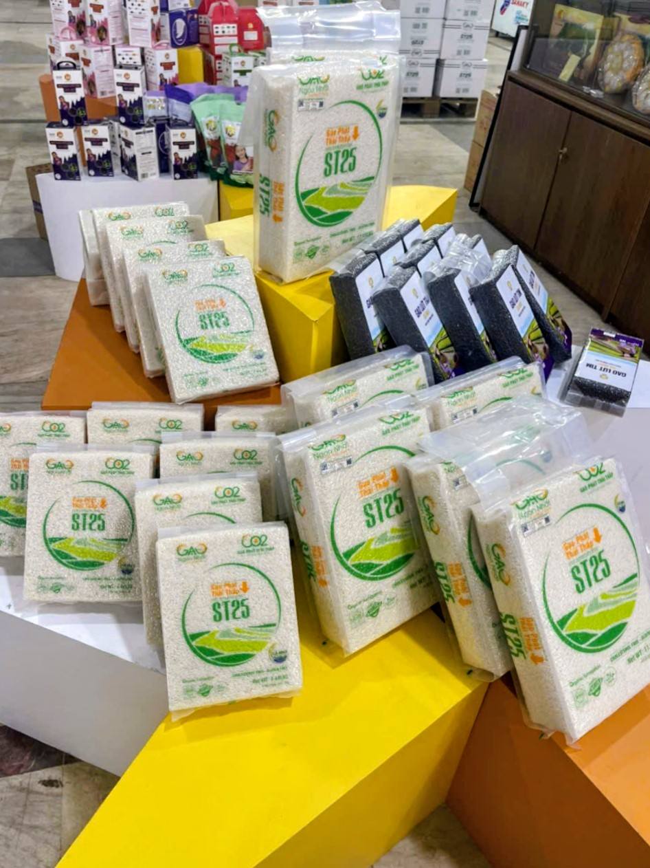 Cơm Gạo ST25 Lúa Tôm Sinh Thái Cà Mau Cho Mâm Cơm Cúng Tết